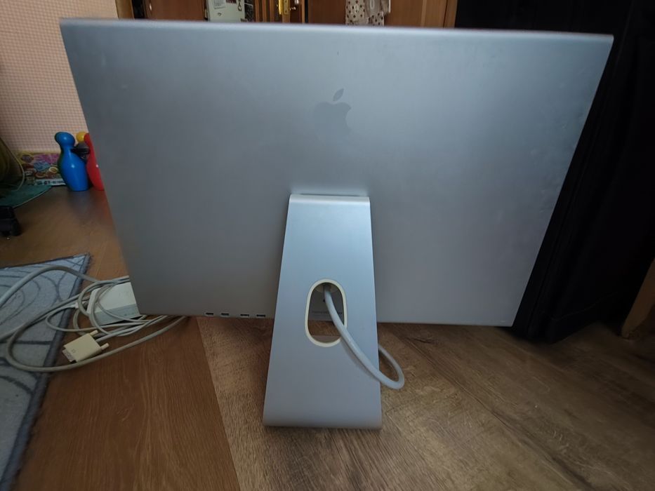 Монітор iPhone шнури в комплекті