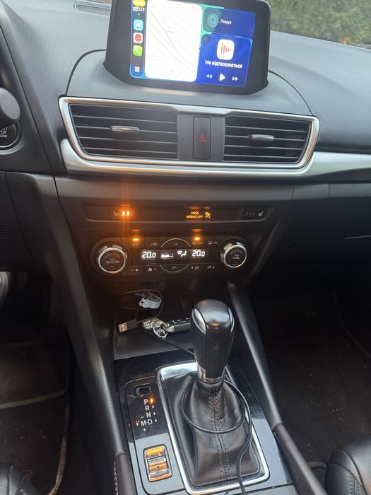 продам машину Mazda 3