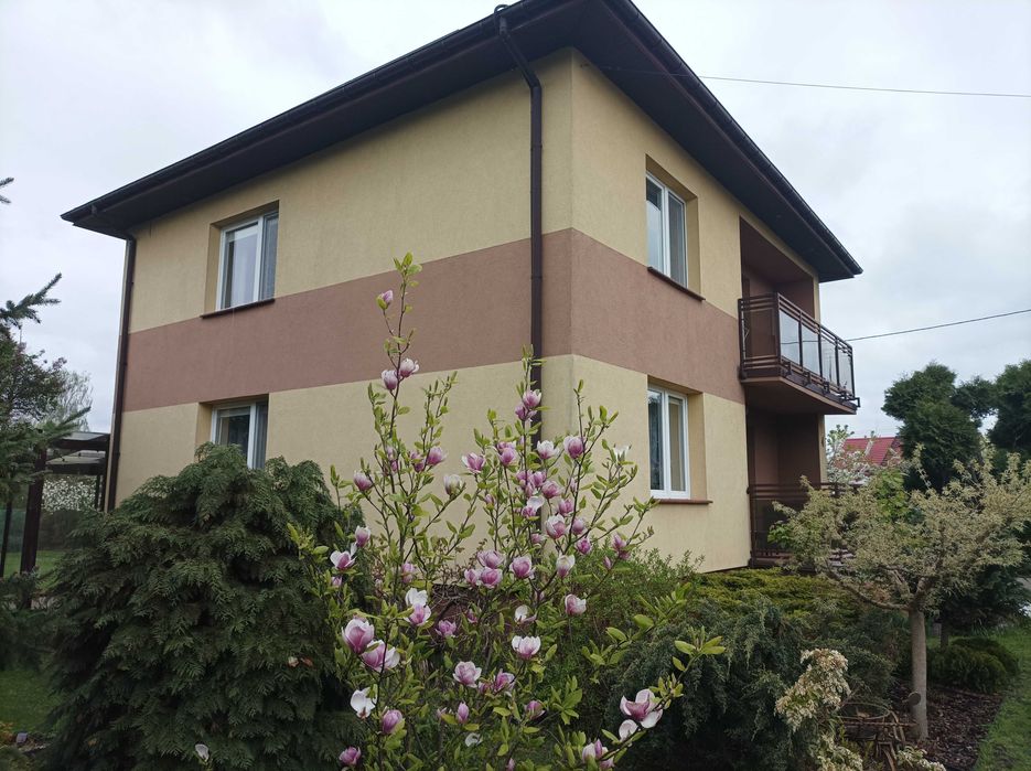 Dom wolnostojący z garażem i dużą działką