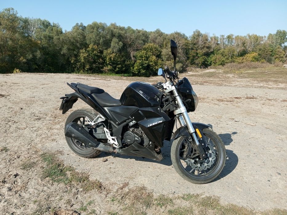 Геон іссен. З документами