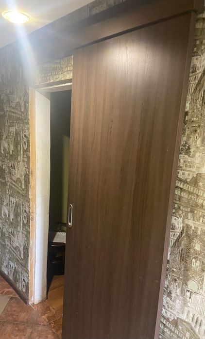 Продам невеликий будинок із зручностями, двома видами опалення