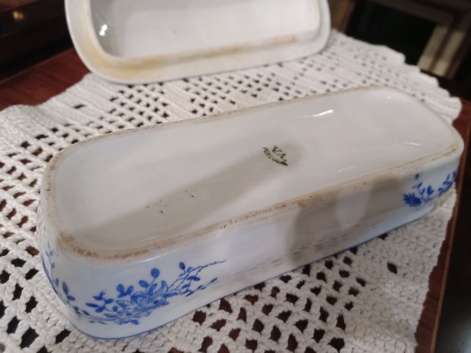 Caixa em porcelana da Vista Alegre para escovas de dentes