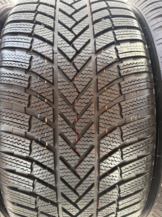 Шини Bridgestone 245/50/R19
