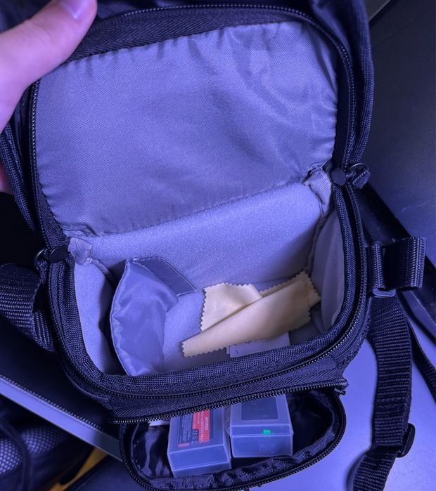 Sony Alpha A6400 + Sigma 56mm f/1.4 + Extras