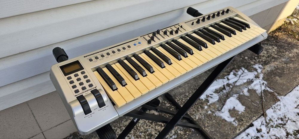 MIDI клавіатура Evolution MK-449C., синтезатор Roland E-10, 61 кл., б/