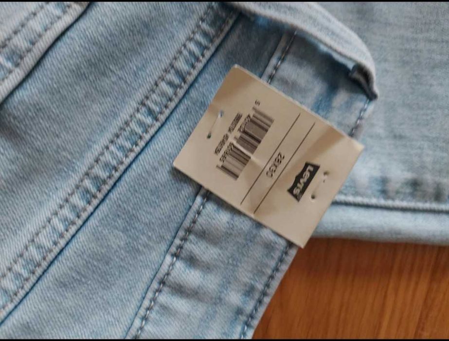 Damskie nowe spodnie levis model 721 high rise skinny 28x30