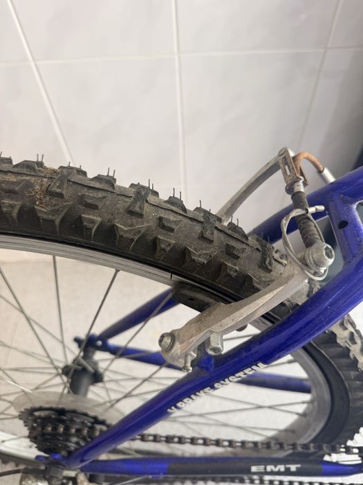 Uma bicicleta, grande