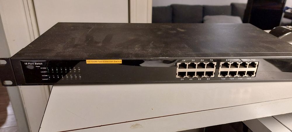 16  PORT  Switch