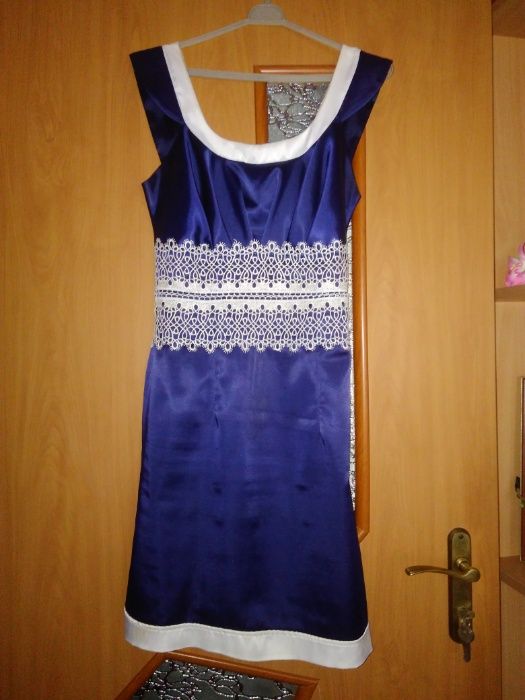 Сукня синя, атласна