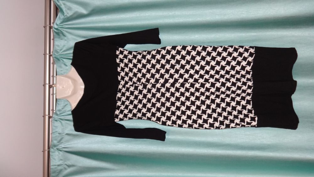 Красивое вискозное нарядное черно-белое платье для беременных 44 46