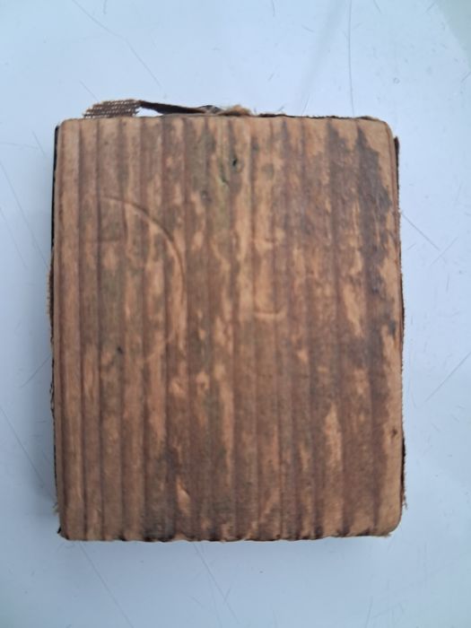 Икона старинная, в хорошем состоянии, 5×4см.