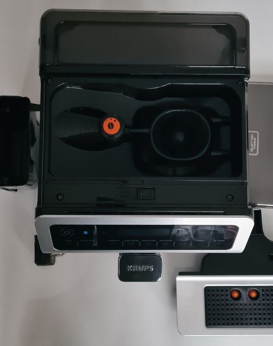 Uszkodzony Ekspres, Expres Krups Evidence EA892D10 z Bluetooth.