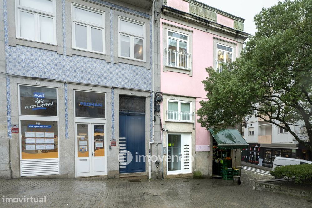 Apartamento T2 totalmente remodelado, no centro do Porto