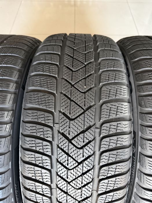 Шини зимові 225/45/18 Pirelli RFT зимние шины 225/45r18