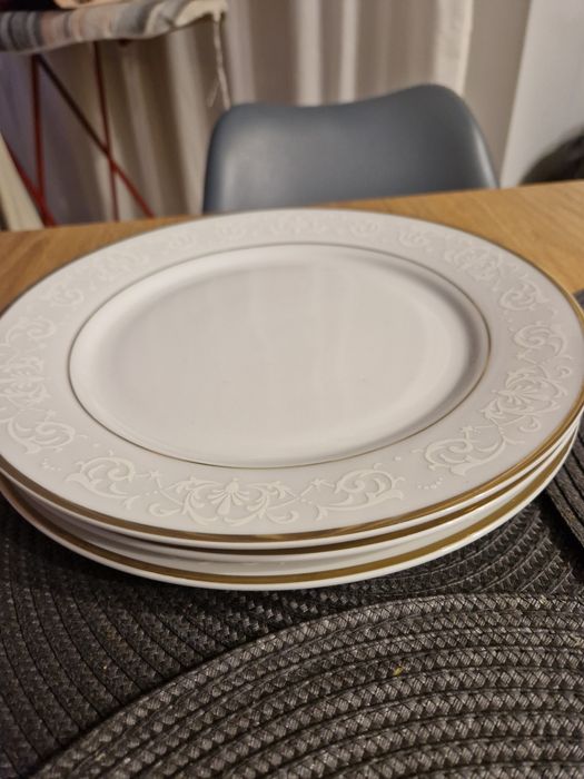 Przepiękne duze 3 talerze ze złotymi brzegiem