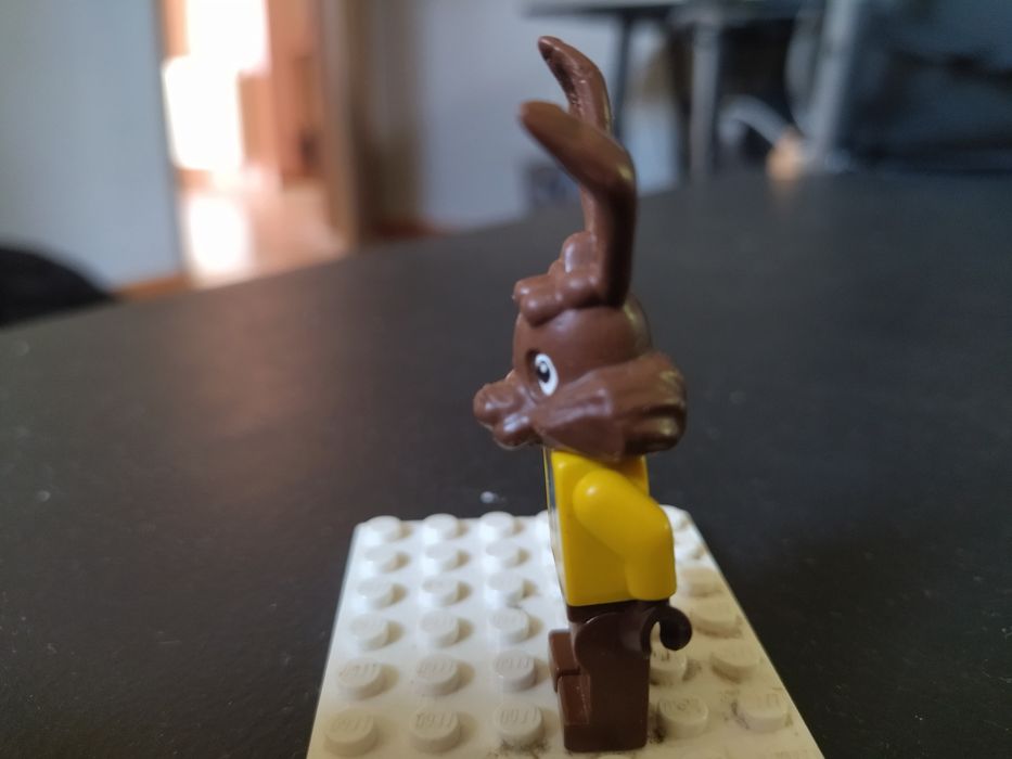 LEGO nestle królik