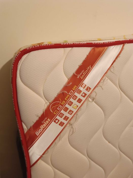 Colchão mola novo + travesseiro viscoelástico + colchão casal usado