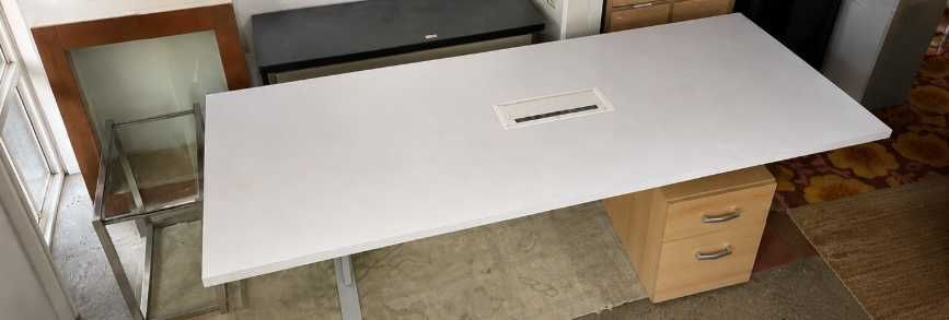 Mesa de reuniões