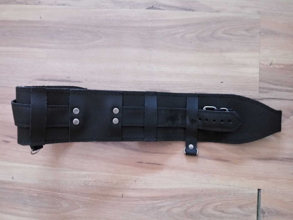 Pas górniczy skórzany B3a lub Pas biodrowy wielofunkcyjny typ SCMW lub skórzana torba razem z pasem skórzanym .  .