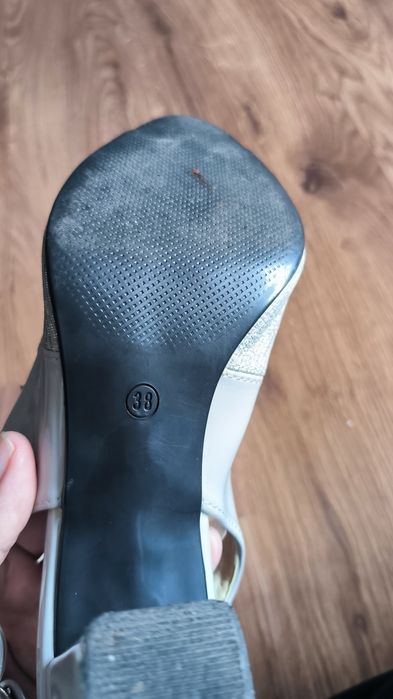 Sandały damskie Annabelle rozm 38