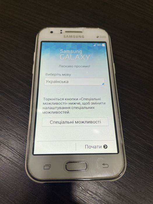 Телефон Samsung Galaxy J1 J100H