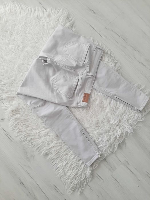 ZARA biało kremowe jeansy skinny