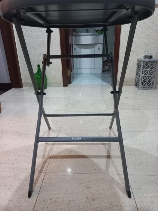 Mesa dobrável marca Naterial