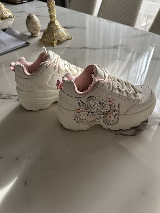 Кросівки bershka 35 розмір