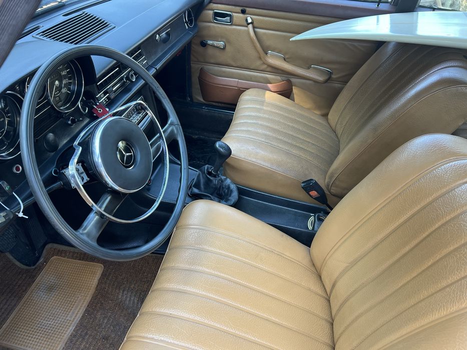 Mercedes-Benz 240 — fotografia 7