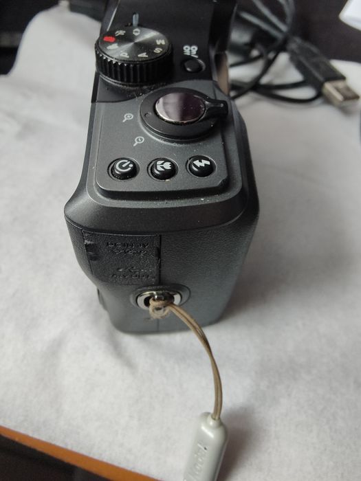 Aparat Kodak EasyShare Z 915 i książka