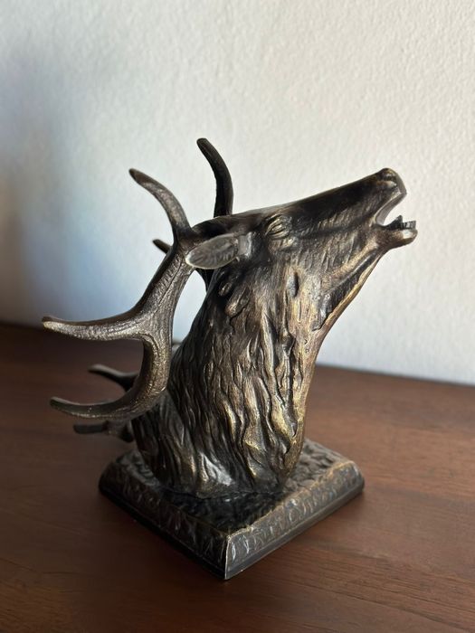 Cabeça de Veado em Bronze