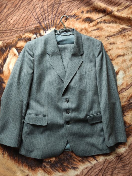 Мужской классический костюм