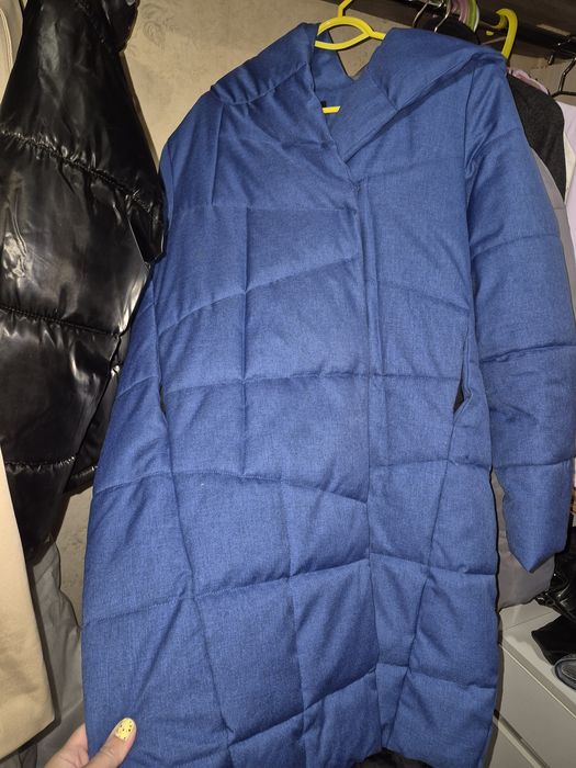 Reserved курточка з капюшоном 34 розмір