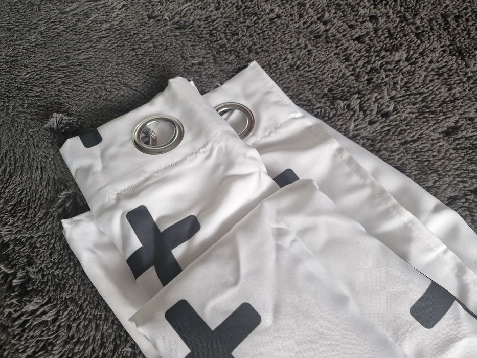 Zaslonki bialo-czarne