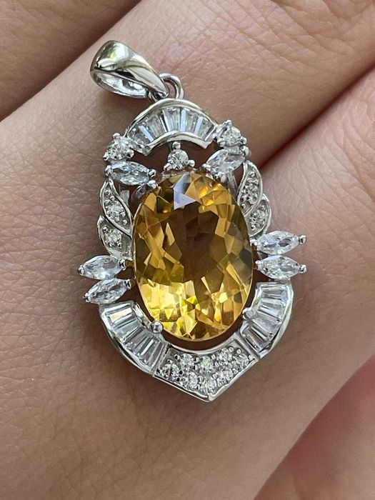 Серебряная подвеска с натуральным оранжево- желтым цитрином