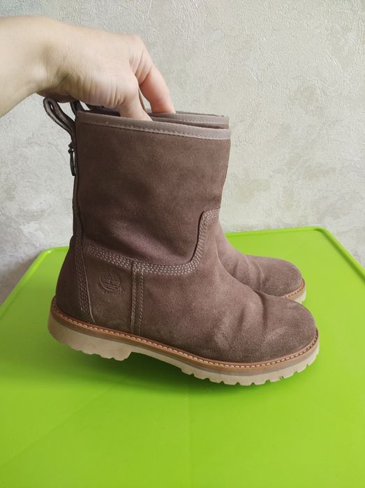 Жіночі шкіряні чобітки ботинки черевики 39 розміру від бренду Timberla