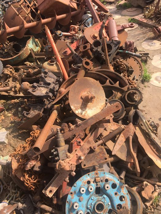 Продам запчастини до різних тракторів 80-90р.