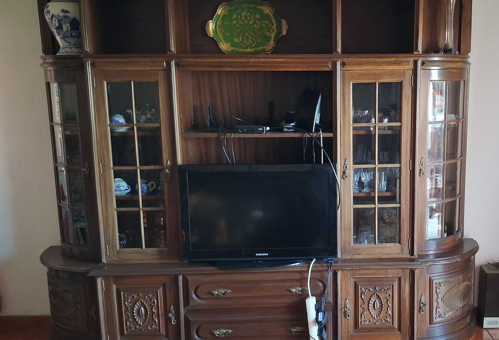 Movel de Sala com cristaleira