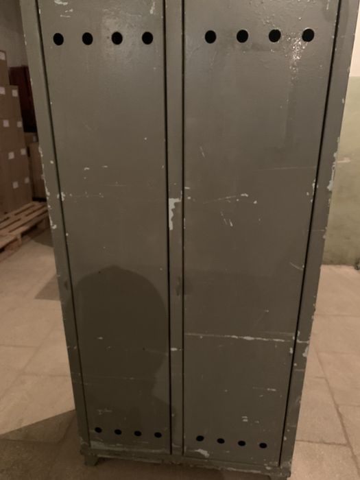 Продам шкаф железный