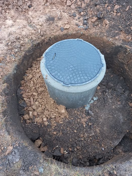 Копаем приямки под скважены,Сливные ямы.Септики