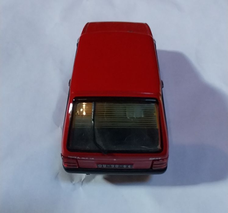 Miniatura Seat Ibiza em escala 1/43