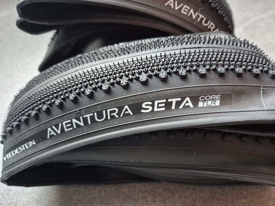 Vredestein Aventura Seta 700x44 komplet Nowe gravel
