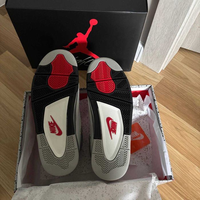 Air Jordan 4 Retro „White Cement”