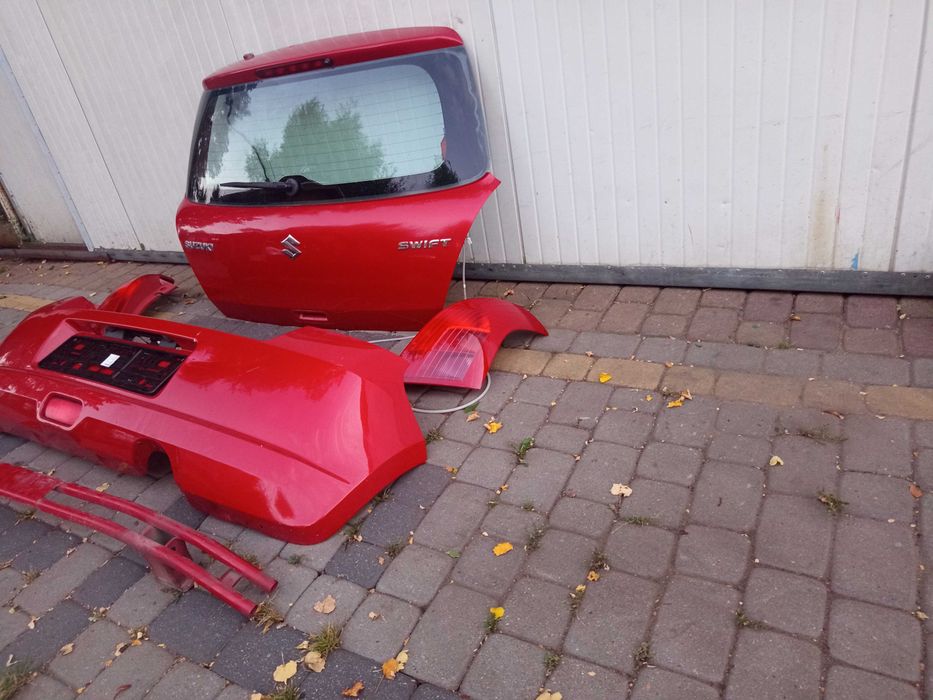 klapa tylna suzuki Swift mk6 czerwony zck