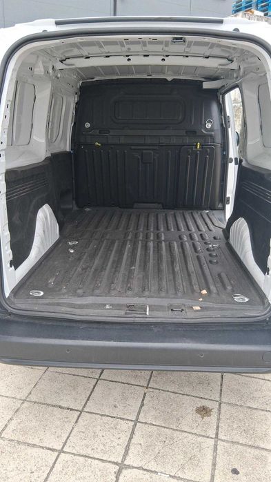 Peugeot Partner Longa 3 Lugares Nacional 2023 IVA Dedutível