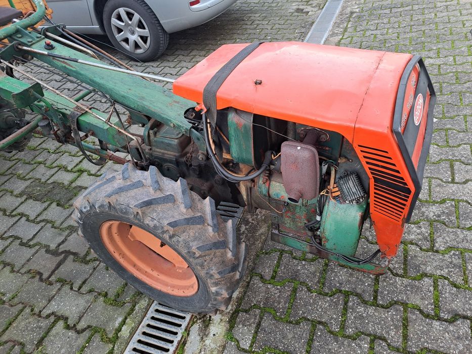 Motocultivador e reboque com matricula