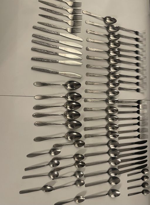 Sztućce Różne Niekompletne