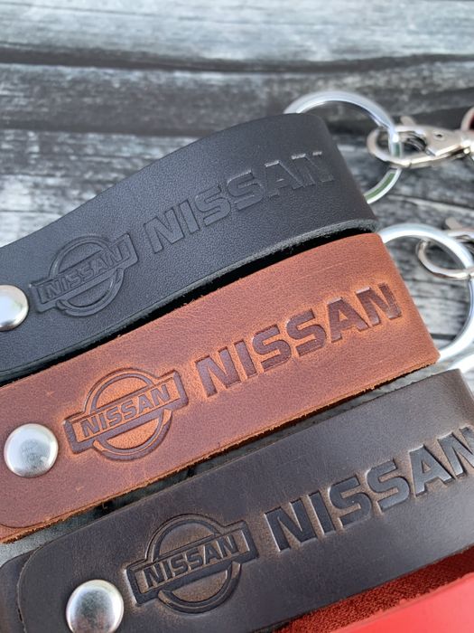 Шкіряний брелок для авто Nissan, Hyundai, брелок зі шкіри. Натур шкіра
