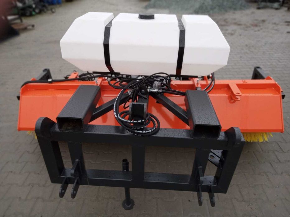 Zamiatarka drogowa uliczna Metal Technik