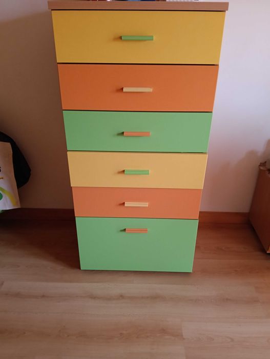 Mobiliário de quarto para CRIANÇAS FELIZES